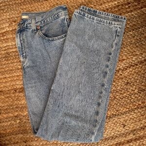 [Like New] Levi's Low Pro Straight Low Rise Jean